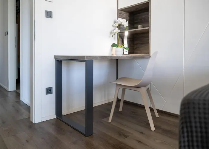 Unique In * לובליאנה